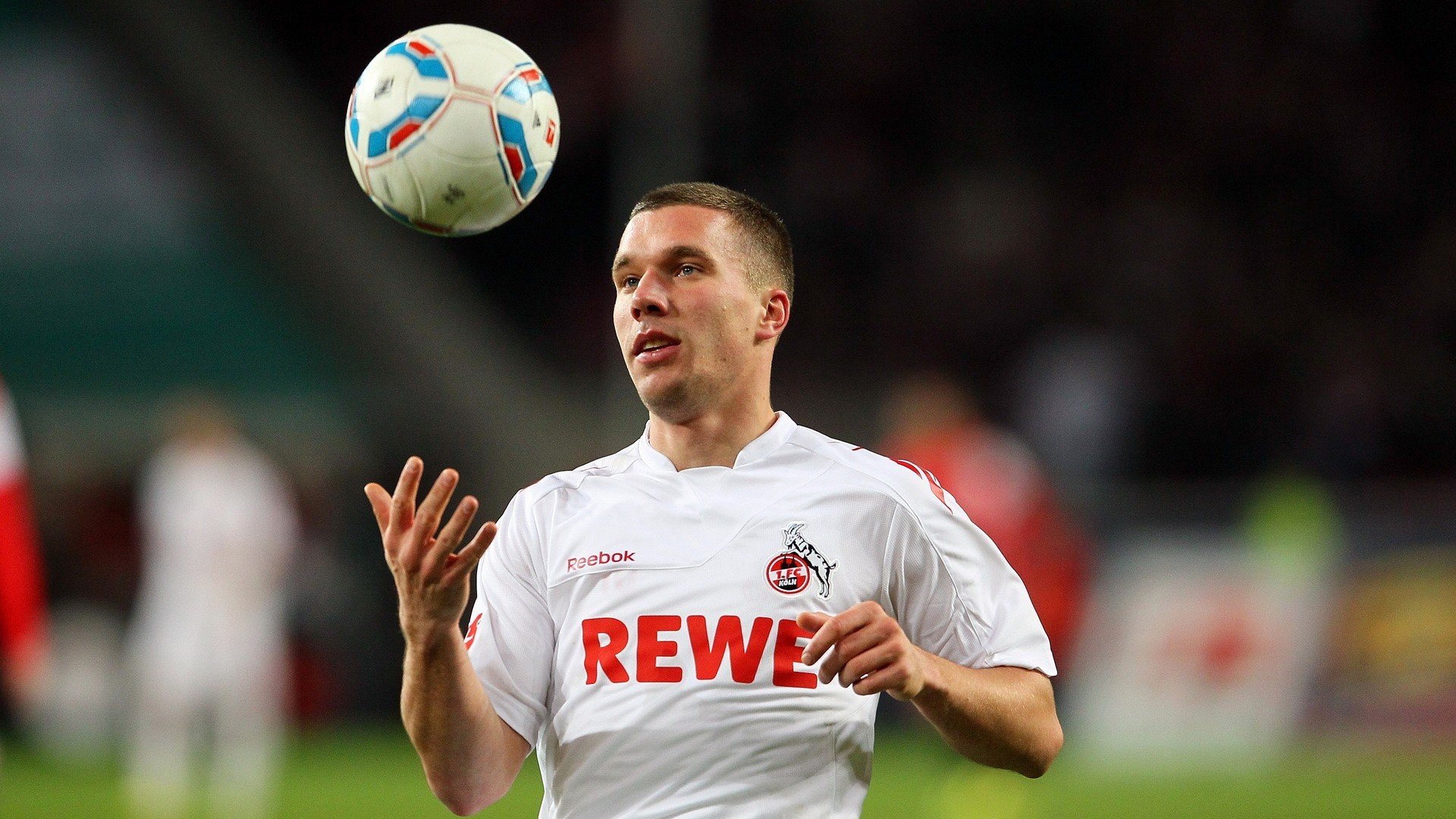 世界杯逆转大戏:英雄再现,奇迹归来!,世界杯瞬间